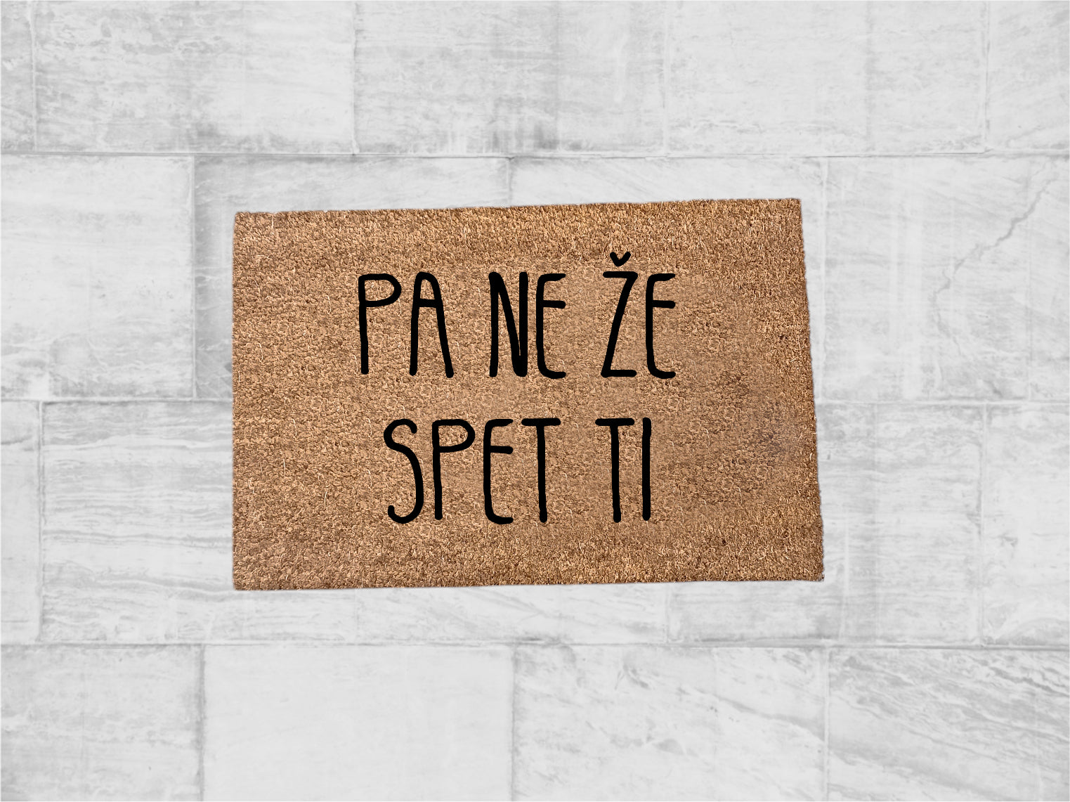 Predpražnik s poljubnim napisom